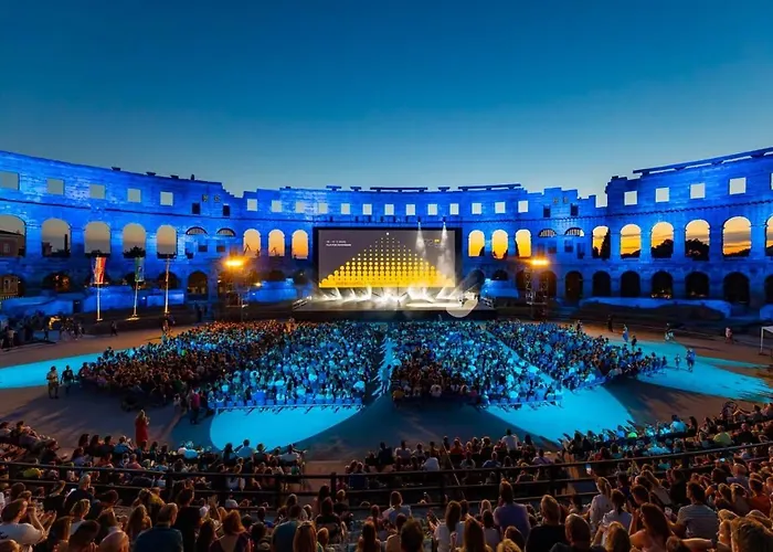 Akebono With Pool & Free Private Parking فيلة