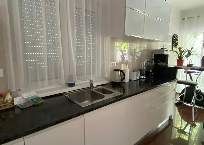 Akebono With Pool & Free Private Parking פולה